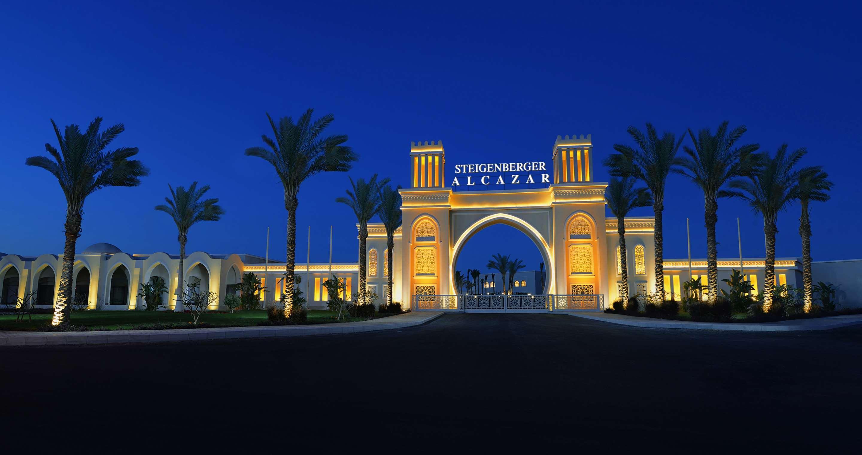 Steigenberger Alcazar Hotell Sharm el-Sheik Eksteriør bilde Entrance of the resort